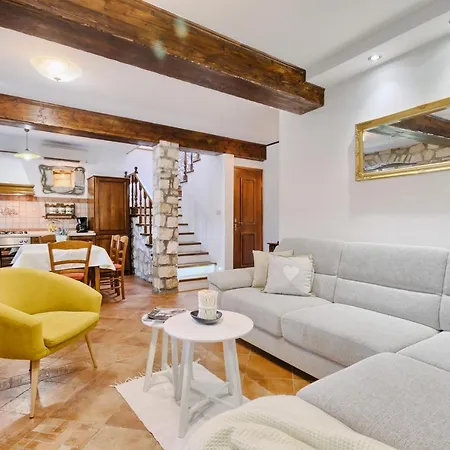 Haus Albino 别墅 Kršan